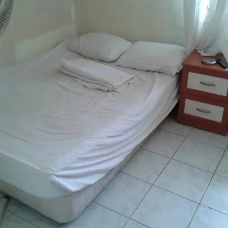 Deniz بيت ضيافة